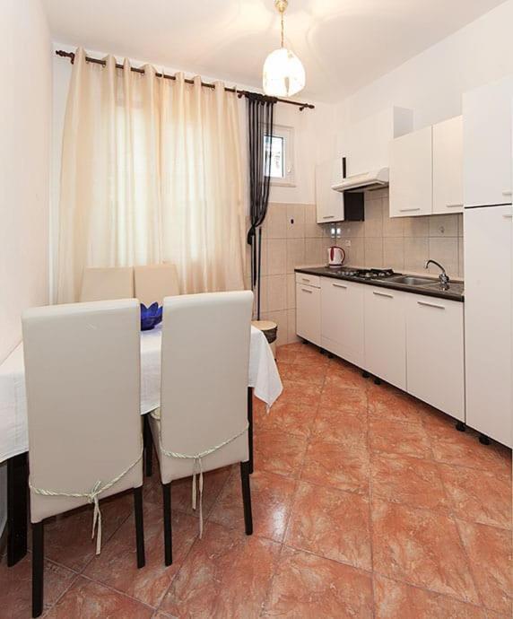 Apartmani Saric Tučepi Exterior foto